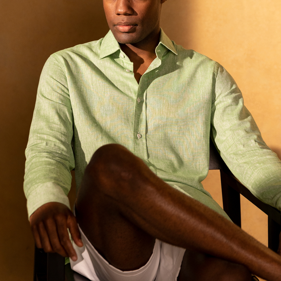 Cómo vestir una de lino para hombre -